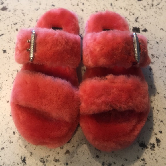 ❤️NEW!!!❤️ UGG Yeah slide fuzz Slipper/Sandal. - Picture 14 of 16